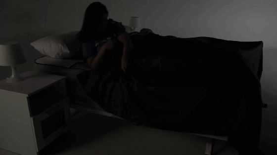 厲害了我的床 能調(diào)節(jié)溫度、追蹤睡眠還能按摩
