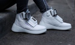 維珍航空運(yùn)動(dòng)鞋簡直酷斃了：全球僅一雙