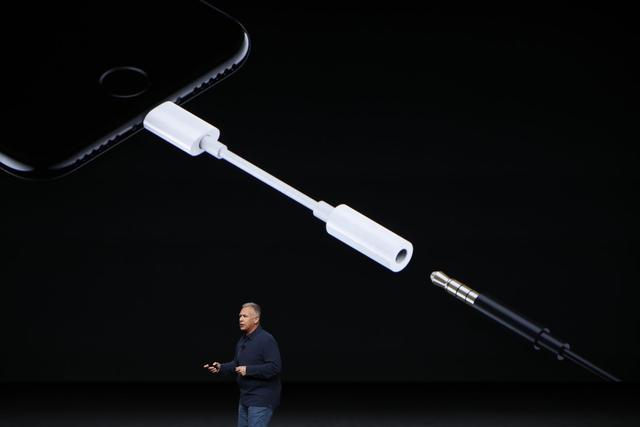 iPhone 7取消耳機(jī)孔不是問題 電池續(xù)航糟糕