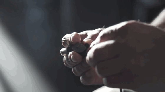 這款無(wú)線耳塞很特別 續(xù)航更長(zhǎng)佩戴更舒適