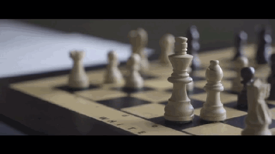 這棋盤(pán)有哈利的魔法？隔著地球也能對(duì)戰(zhàn)下棋