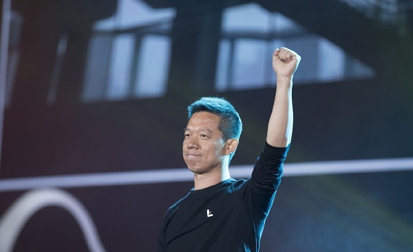 賈躍亭自稱最窮CEO：一家8口住200平米房