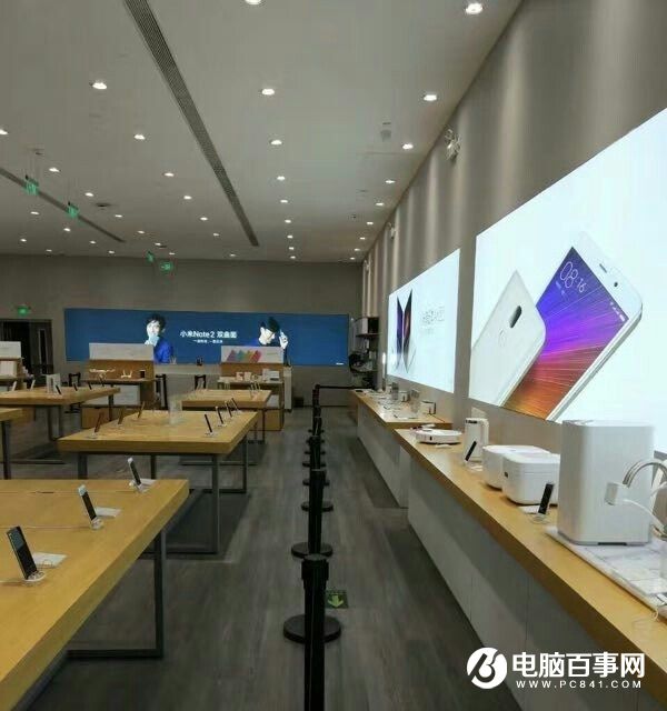 小米MIX雙11線下現(xiàn)貨開賣 米粉通宵提前排隊