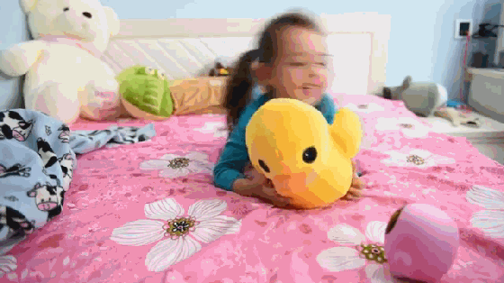 獨(dú)生子女太孤單？這個(gè)機(jī)器人能陪孩子學(xué)習(xí)一起玩