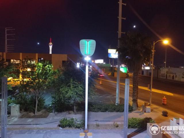 走走就能供電 新型路燈落戶美國(guó)賭城
