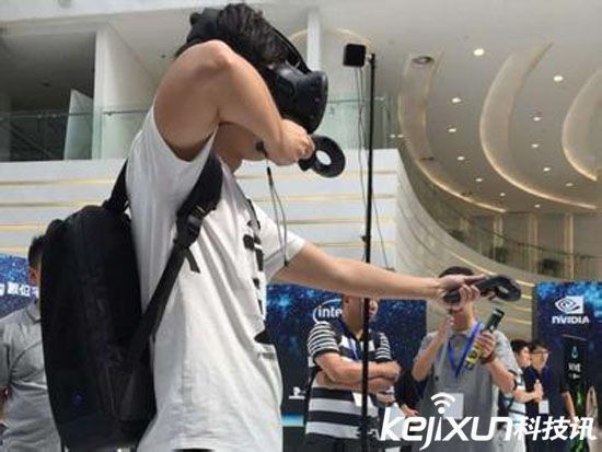 索泰發(fā)布背包PC VR神器