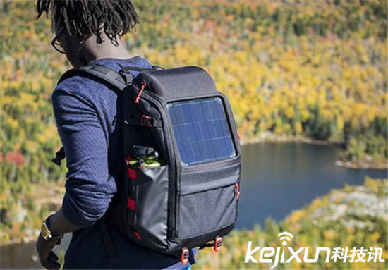 太陽能背包：讓你的旅途不再缺電！