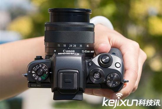 佳能發(fā)布最新旗艦微單EOS M5 五軸防震高速對(duì)焦