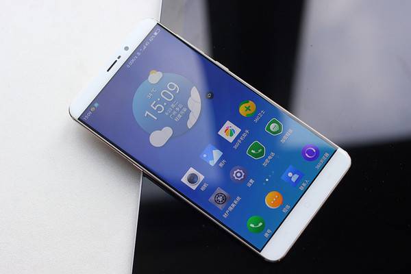 360手機(jī)Q5 Plus