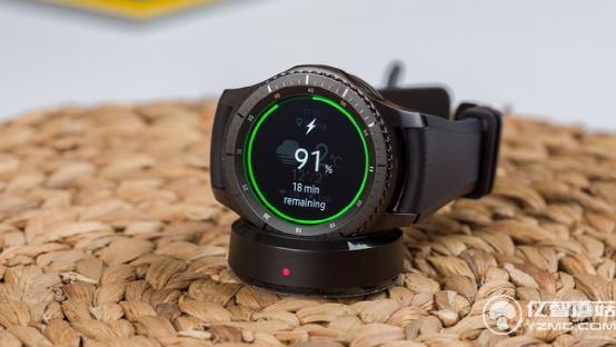 三星Gear S3 frontie更爺們了！但系統(tǒng)真難用