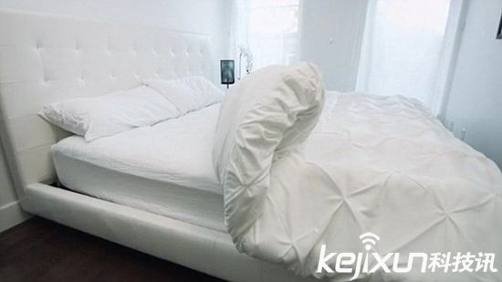 可自動(dòng)鋪床的智能羽絨被 懶人必備用品