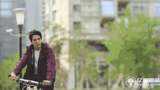 以前我也是不相信會(huì)有人做這么蛋疼的衣服