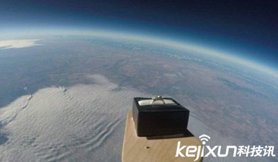 太空愛(ài)好者將餡餅送往太空 被大氣層高溫烤熟