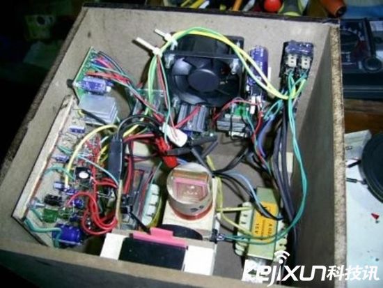 泰國一工作室打造驅(qū)鬼機(jī) 腦洞大開售價1500美元