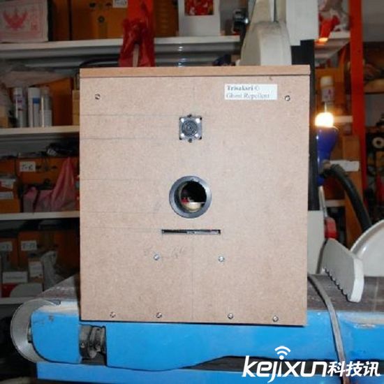 泰國一工作室打造驅(qū)鬼機(jī) 腦洞大開售價1500美元