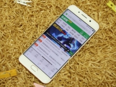 vivo Xplay6評(píng)測(cè) 驚艷的雙曲面 超高的屏占比