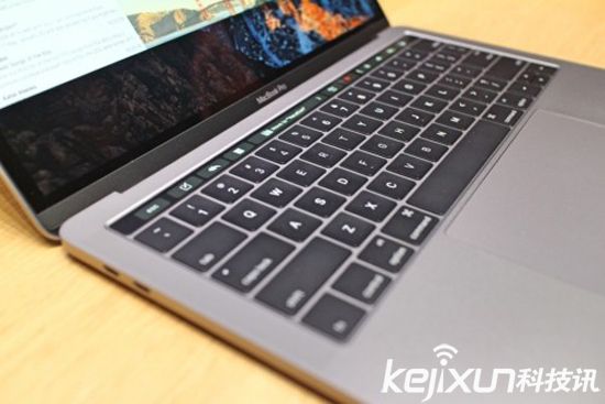 蘋(píng)果MacBook Pro又出問(wèn)題 這次是<a href=/tags/3153-0.html target=_blank class=infotextkey>鍵盤(pán)</a>！
