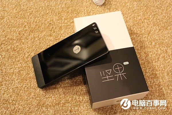 圆滑之中的锐丽异类 坚果Pro简单上手评测