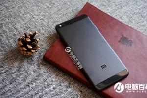 小米5c拆后蓋教程 小米5C后蓋怎么打開？能換嗎？