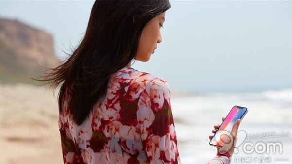 蘋(píng)果iPhone X續(xù)航表現(xiàn)出色，充電速度沒(méi)法忍