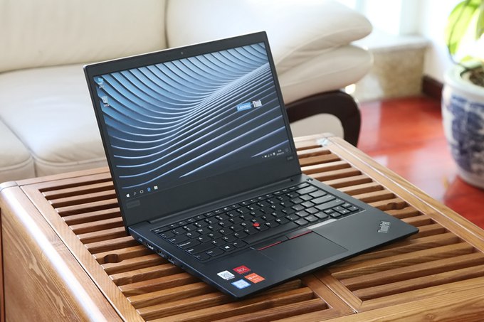 聯(lián)想ThinkPad E480商務(wù)本：i5-8250U處理器 RX550獨(dú)顯