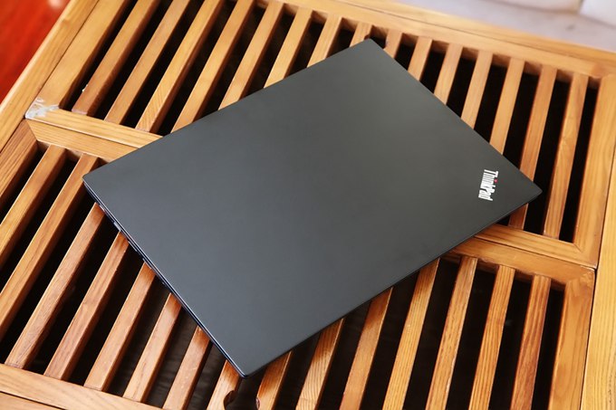輕薄商務(wù)本 ThinkPad E480筆記本圖賞