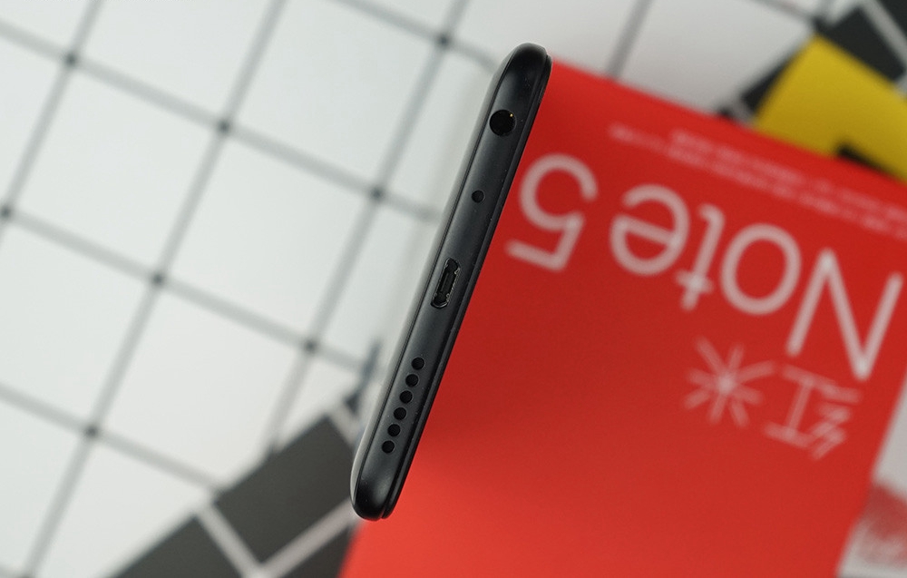 AI雙攝+人臉解鎖 紅米Note5真機(jī)圖賞