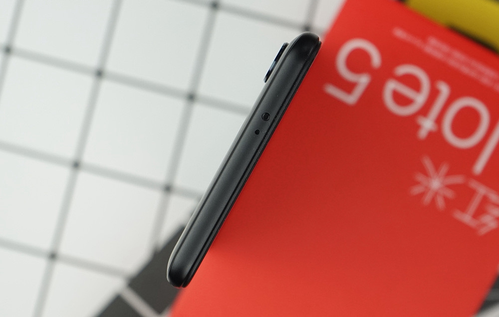 AI雙攝+人臉解鎖 紅米Note5真機(jī)圖賞