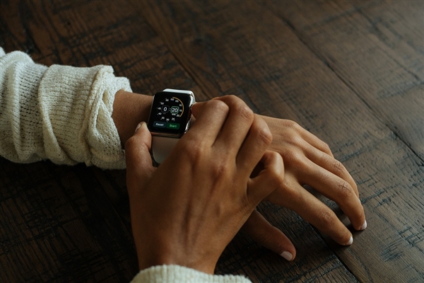 蘋果新Apple Watch曝光：體積不變 屏幕變大