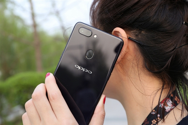 OPPO R15全面評(píng)測(cè) 最超值的異形全面屏！