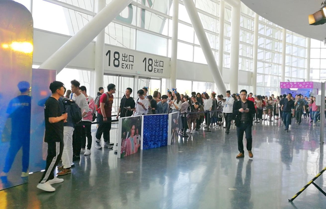 會(huì)變色更潮美 榮耀10發(fā)布會(huì)直播圖文回顧
