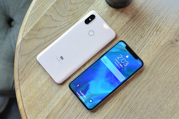 小米8透明探索版和小米8哪個(gè)好？小米8對(duì)比透明探索版區(qū)別