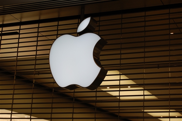 6.1英寸iPhone 2018的渲染圖曝光：劉海屏+單攝像頭