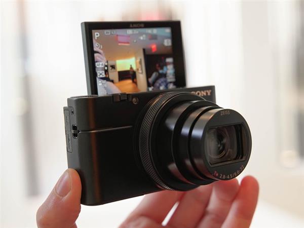 索尼新黑卡RX100 VI發(fā)布：配24-200鏡頭