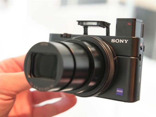 索尼新黑卡RX100 VI發(fā)布：配24-200鏡頭