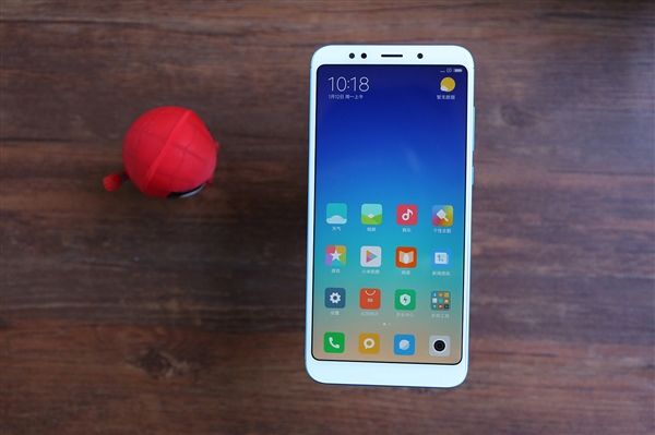 安兔兔公布5月手機性價比排行：一加6領(lǐng)銜旗艦
