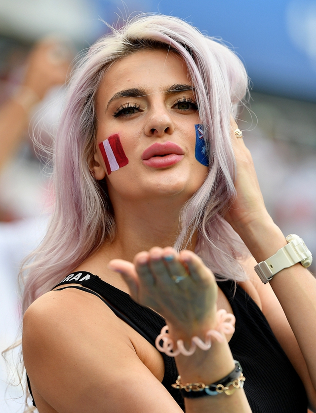 2018世界杯足球?qū)氊悎D片 2018世界杯性感足球美女圖片大全