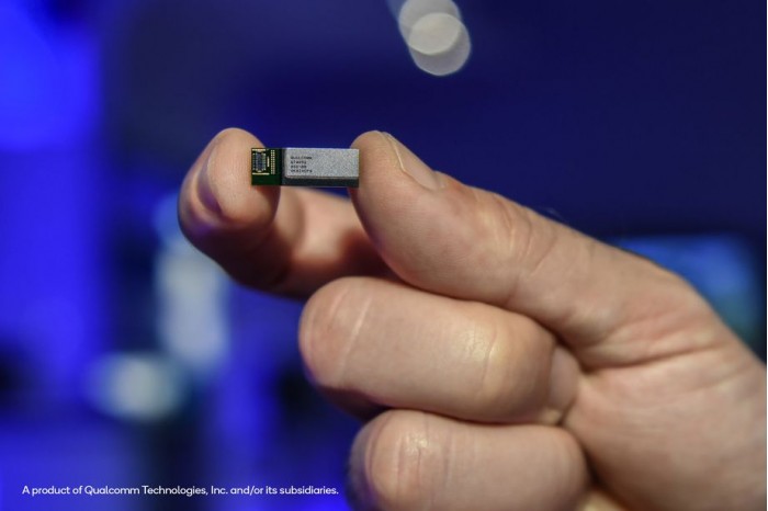 Qualcomm_QTM052_Antenna_Module.0.jpg