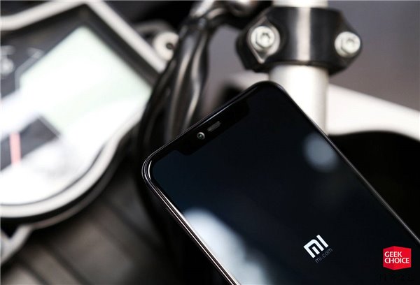 小米8透明探索版上手：最酷的小米手機