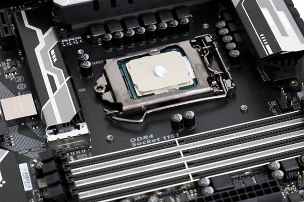 英特爾Core i9-9900K/AMD 2990X處理器性能曝光