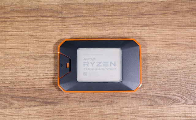 AMD線程撕裂者2990WX開箱圖賞 32核最強CPU來襲！