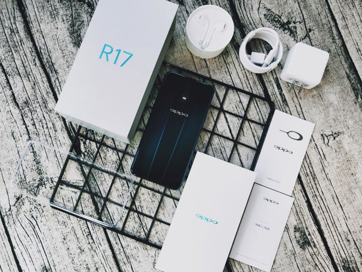 OPPO R17流光藍(lán)開箱圖賞 幻色漸變非常吸睛