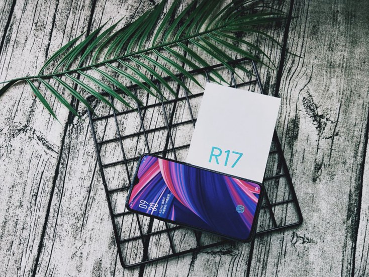 OPPO R17流光藍(lán)開箱圖賞 幻色漸變非常吸睛