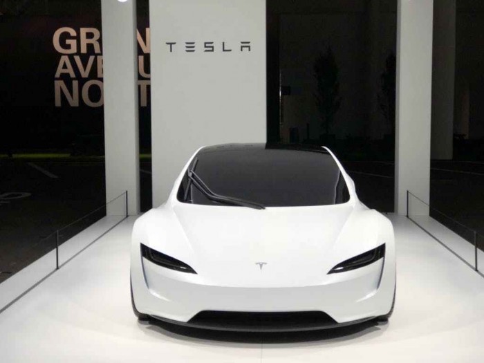 原型車亮相Grand Basel超級(jí)車展 這會(huì)是下一代Roadster的樣子嗎？