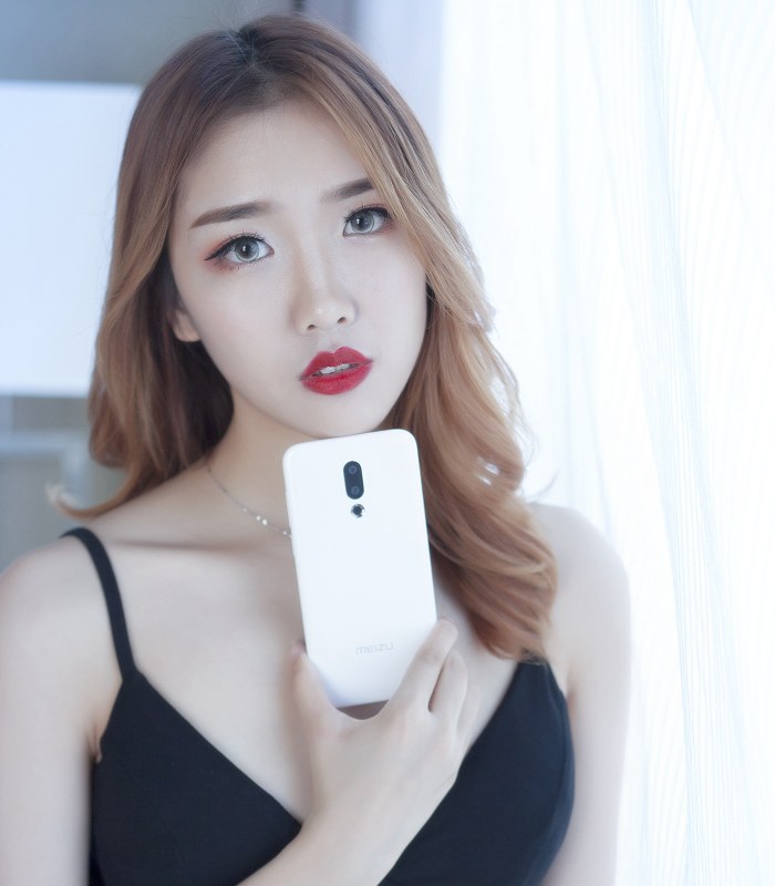 魅族16X汝窯白美女圖賞 手機(jī)真美人更美！(4/10)