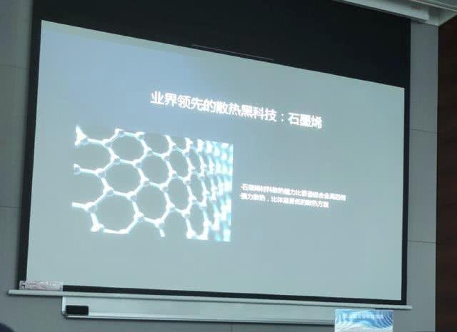 為什么說iPhoen XS不算是一款全能型手機？