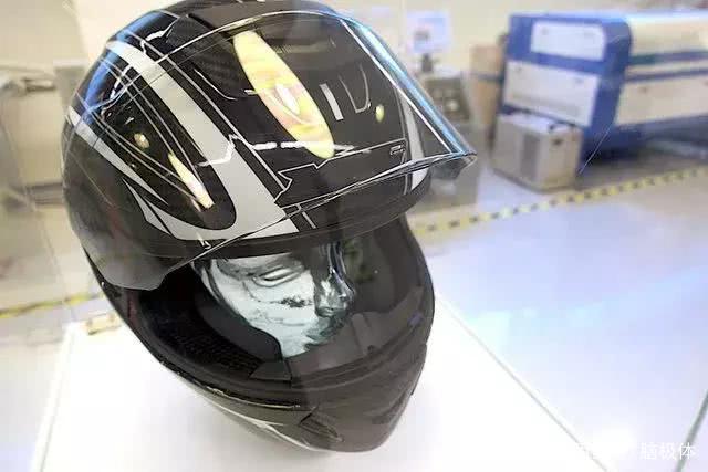 Jarvish推出Jarvish X AR摩托車智能頭盔 360度全景視野展示