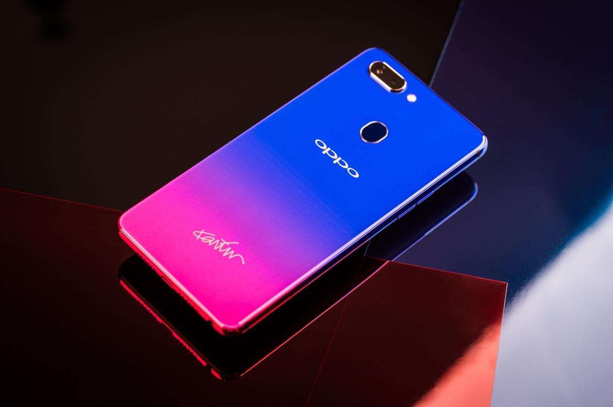 OPPO R15x上手體驗：屏幕指紋+3D漸變外觀 顏值橫掃中端機(jī)