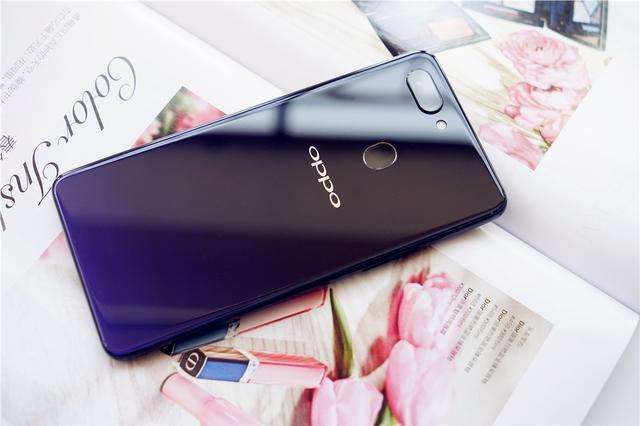 OPPO R15星空紫的真機(jī)圖賞：最有個性的星空漸變之美