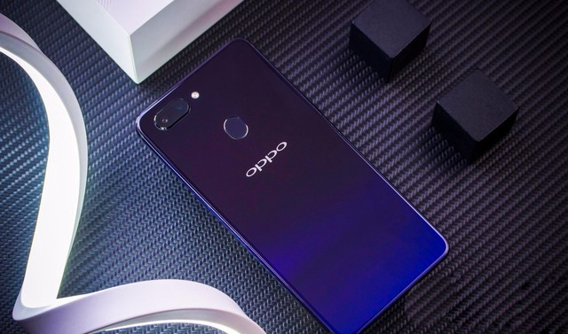 OPPO R15x和OPPO R15區(qū)別對(duì)比 OPPO R15x和OPPO R15哪個(gè)好？